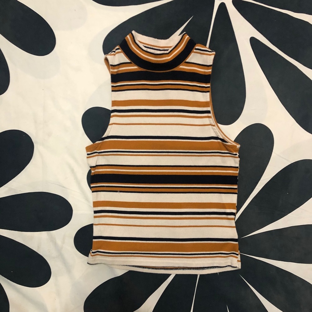 Turtle neck crop top